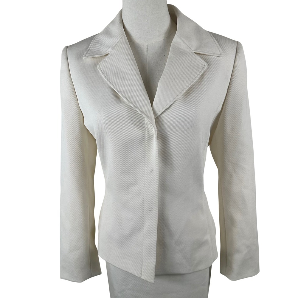 Tahari Arthur S Levine Skirt Suit Set Womens 8P Cream Professional Career Office